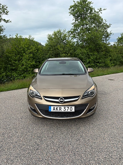 Opel Astra 2 of 5