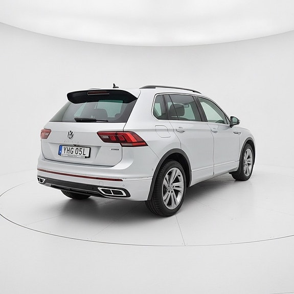 Volkswagen Tiguan 3 of 14