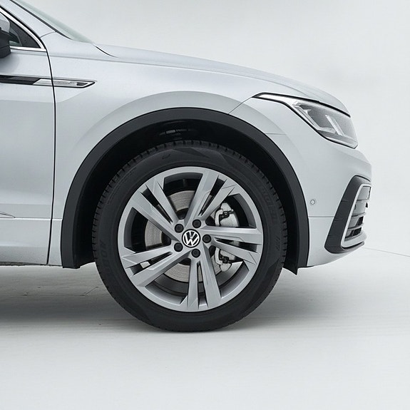 Volkswagen Tiguan 6 of 14