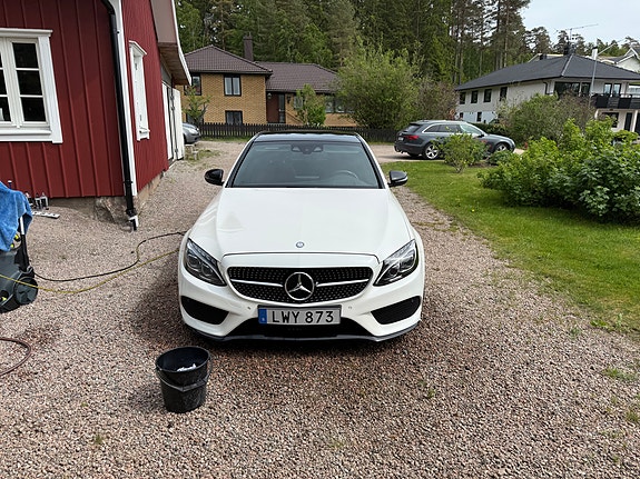 Mercedes-Benz C450 2 of 5