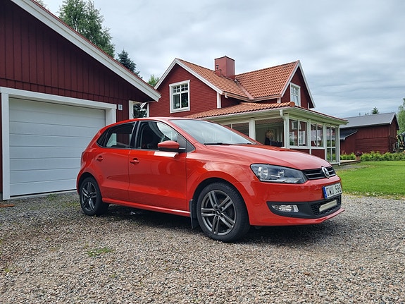 Volkswagen Polo 2 of 5