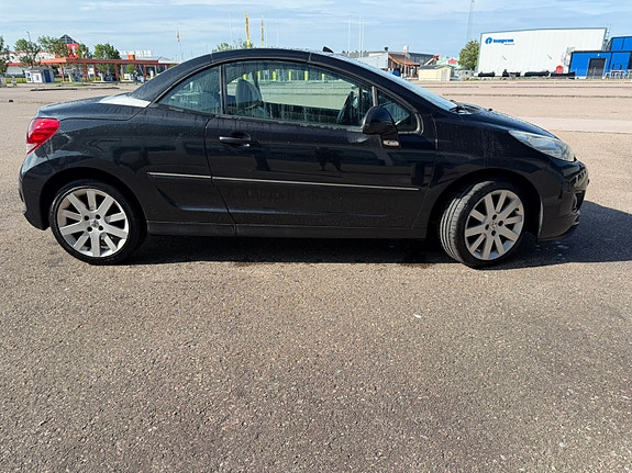 Peugeot 207 CC 2 of 5