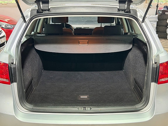 Volkswagen Passat 7 of 17