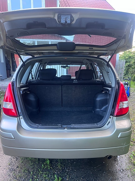 Suzuki Liana 4 of 5