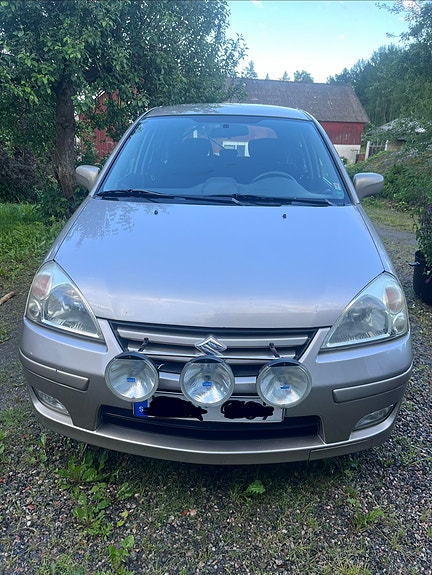 Suzuki Liana 2 of 5