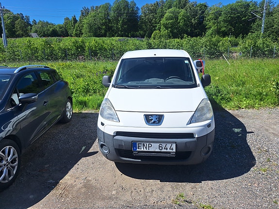 Peugeot Partner 2 of 3