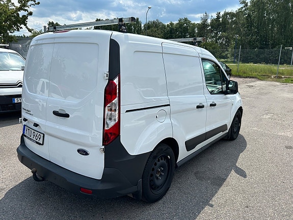 Ford Transit Connect 4 of 5