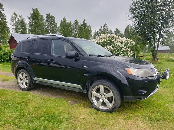 Mitsubishi Outlander 3 of 5