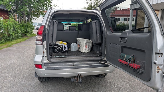 Toyota Land Cruiser 3 of 5