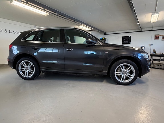 Audi Q5 2 of 5