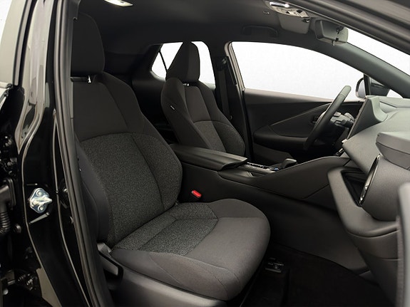Toyota C-HR 25 of 30