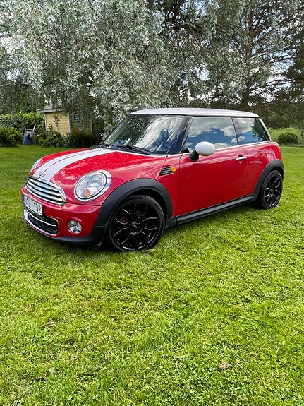 MINI Cooper 2 of 5