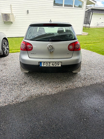 Volkswagen Golf V 3 of 5