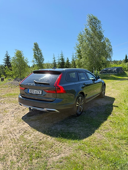 Volvo V90 Cross Country 3 of 4