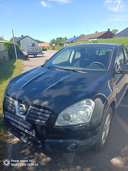 Nissan Qashqai 2 of 2