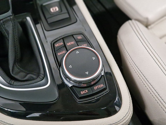 BMW 220d 18 of 30