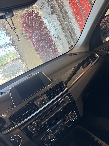 BMW X1 3 of 5