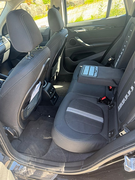 BMW X1 4 of 5