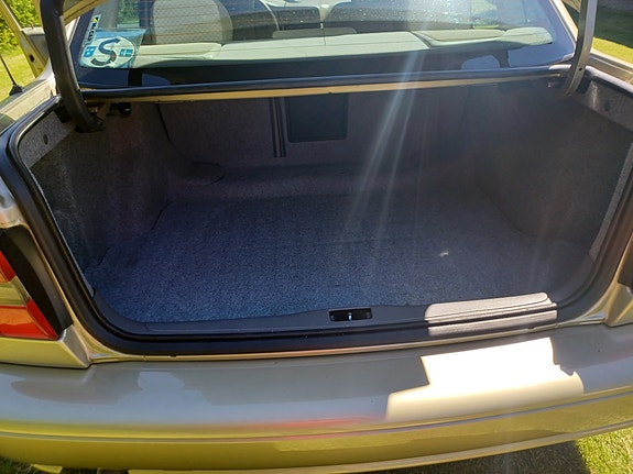Volvo S70 2 of 5