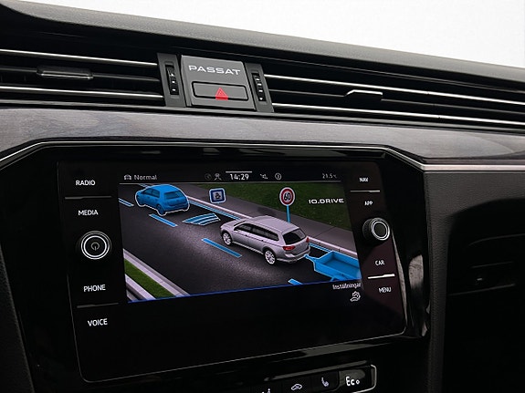 Volkswagen Passat 20 of 30