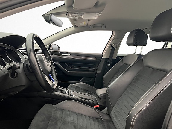 Volkswagen Passat 12 of 30