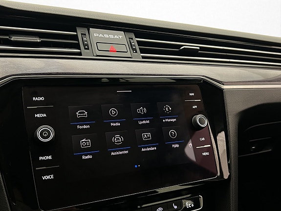 Volkswagen Passat 21 of 30