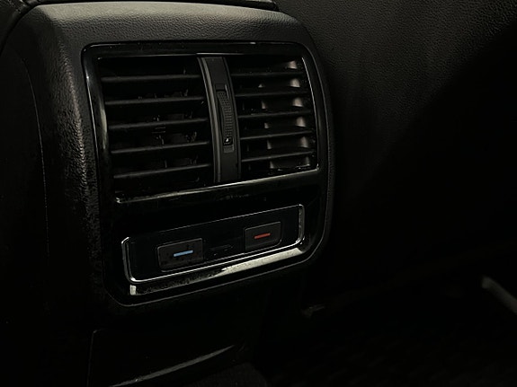 Volkswagen Passat 25 of 30