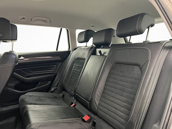 Volkswagen Passat 26 of 30