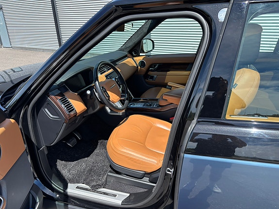 Land Rover Range Rover 2 of 5