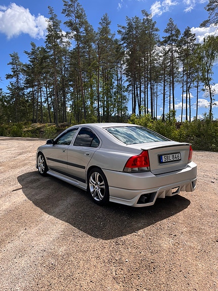 Volvo S60 4 of 5