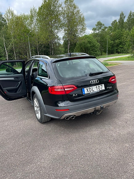 Audi A4 allroad 2 of 5