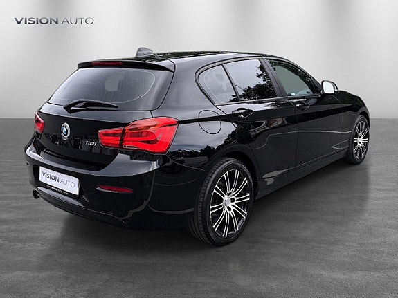 BMW 118i 5 of 5
