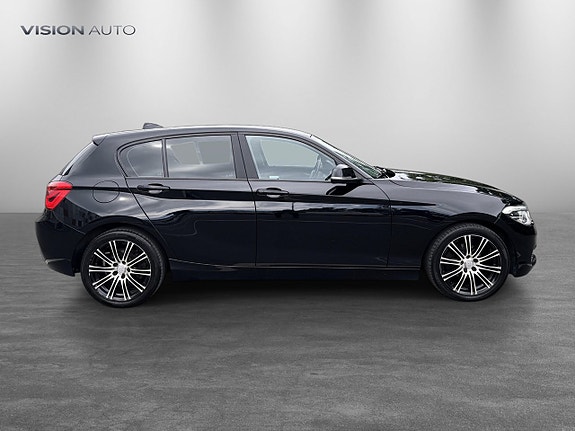 BMW 118i 4 of 5