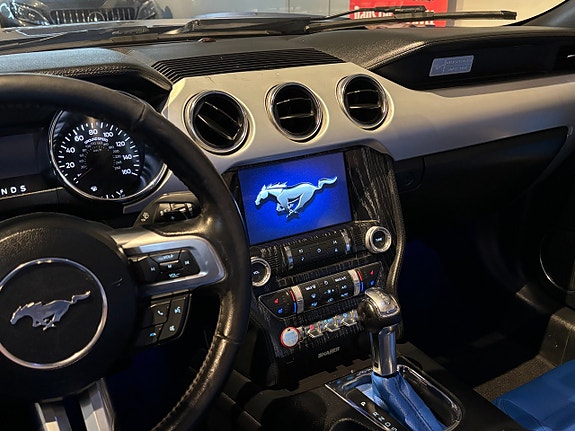 Ford Mustang 11 of 18