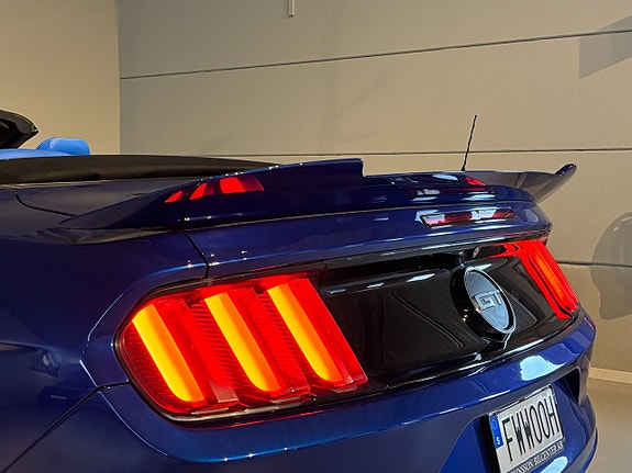 Ford Mustang 17 of 18