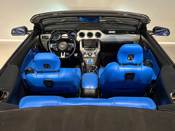 Ford Mustang 12 of 18
