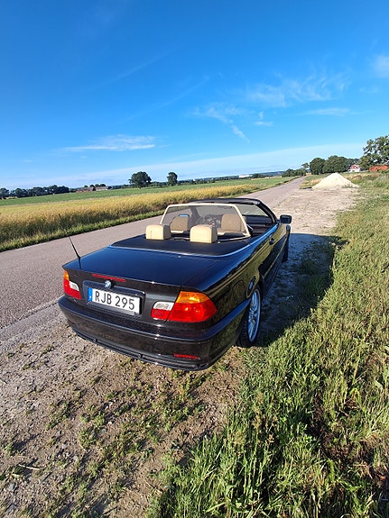 BMW 323Ci 6 of 7