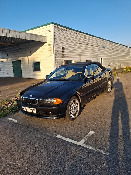 BMW 323Ci 3 of 7
