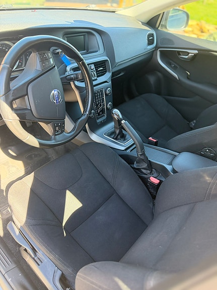 Volvo V40 4 of 5
