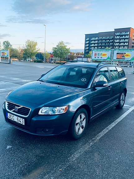 Volvo V50 2 of 4