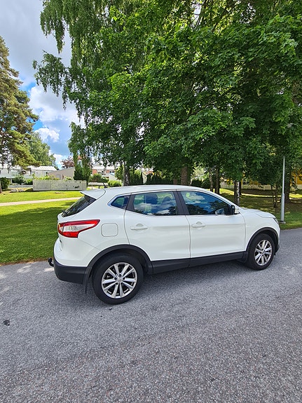 Nissan Qashqai 3 of 5