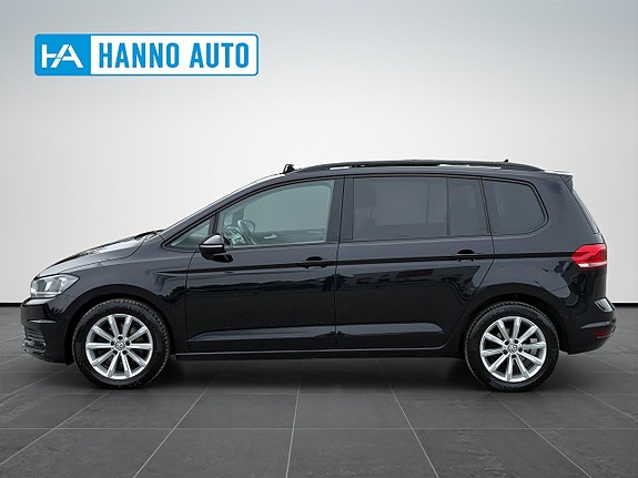 Volkswagen Touran 2 of 30
