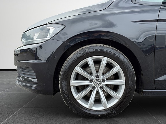 Volkswagen Touran 10 of 30