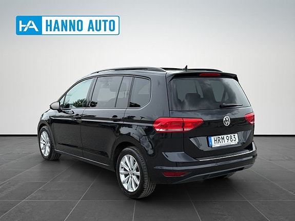 Volkswagen Touran 3 of 30