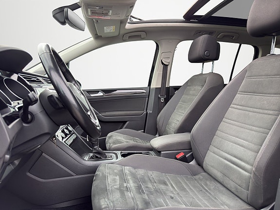 Volkswagen Touran 12 of 30
