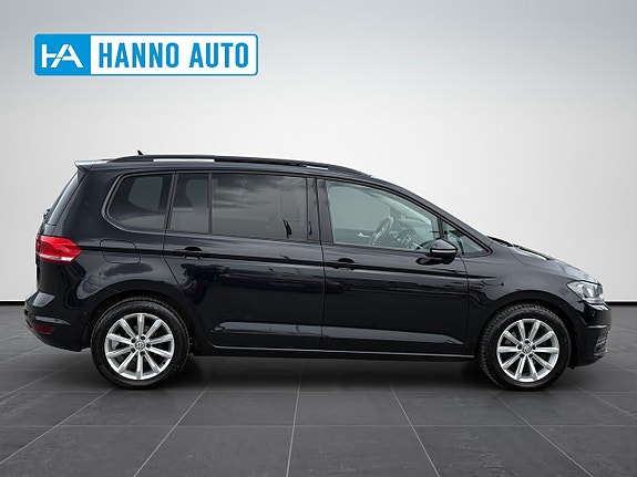 Volkswagen Touran 6 of 30