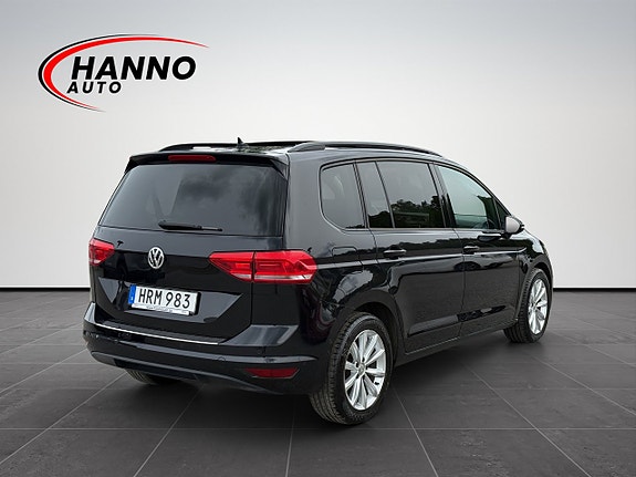 Volkswagen Touran 5 of 5