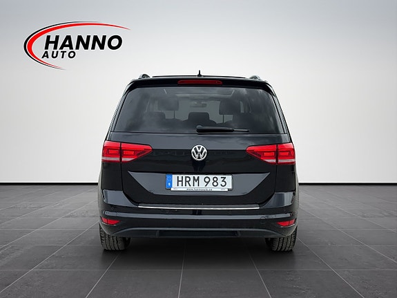 Volkswagen Touran 4 of 5