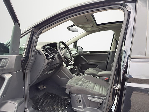 Volkswagen Touran 11 of 30