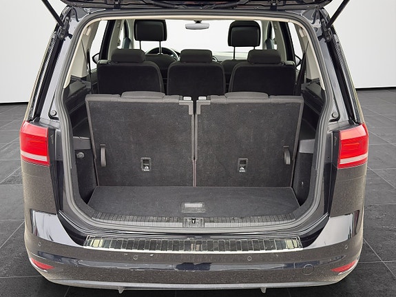 Volkswagen Touran 19 of 30